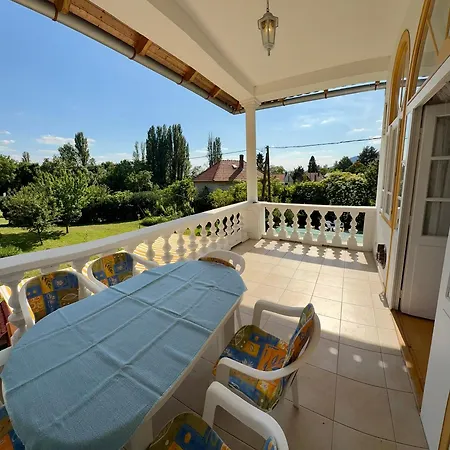 Eklektikus 79 Holiday home